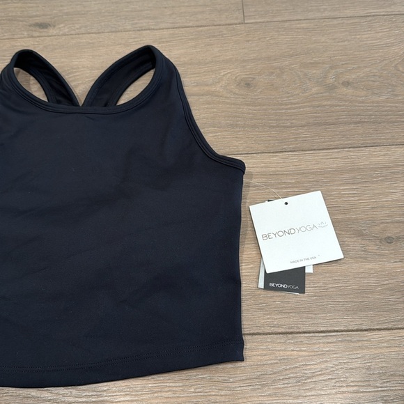 BEYOND‎ YOGA Black PowerBeyond Strive Cropped Tank Medium Support Shelf Bra Sz S - Picture 5 of 14